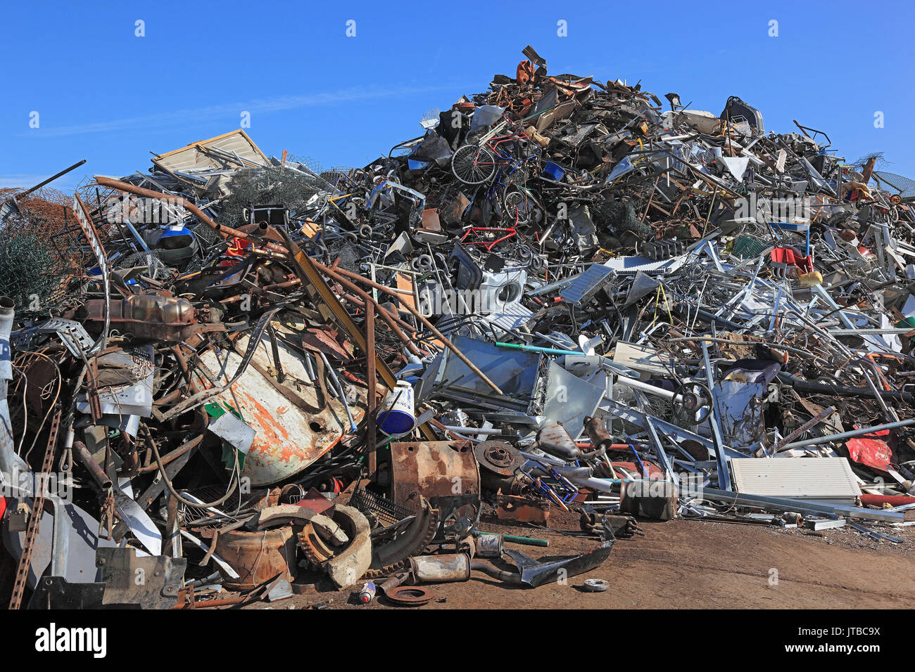 Cantiere di rottami, rifiuti di metallo azioni in una società di riciclaggio, Schrottplatz, Metallabfaelle Lager in einem Recyclingbetrieb Foto Stock