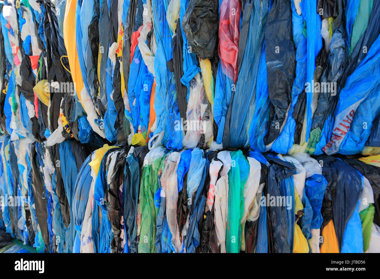 Balle con fogli di plastica per il riciclaggio di plastica in una società di riciclaggio, Ballen mit Plastikfolien fuer das Kunststoffrecycling in einem Recyclingbet Foto Stock