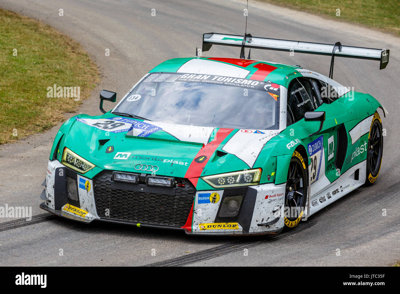 2017 Audi R8 LMS GT3 Le Mans Endurance racer con autista Connor De Phillippi al 2017 Goodwood Festival of Speed, Sussex, Regno Unito. Foto Stock