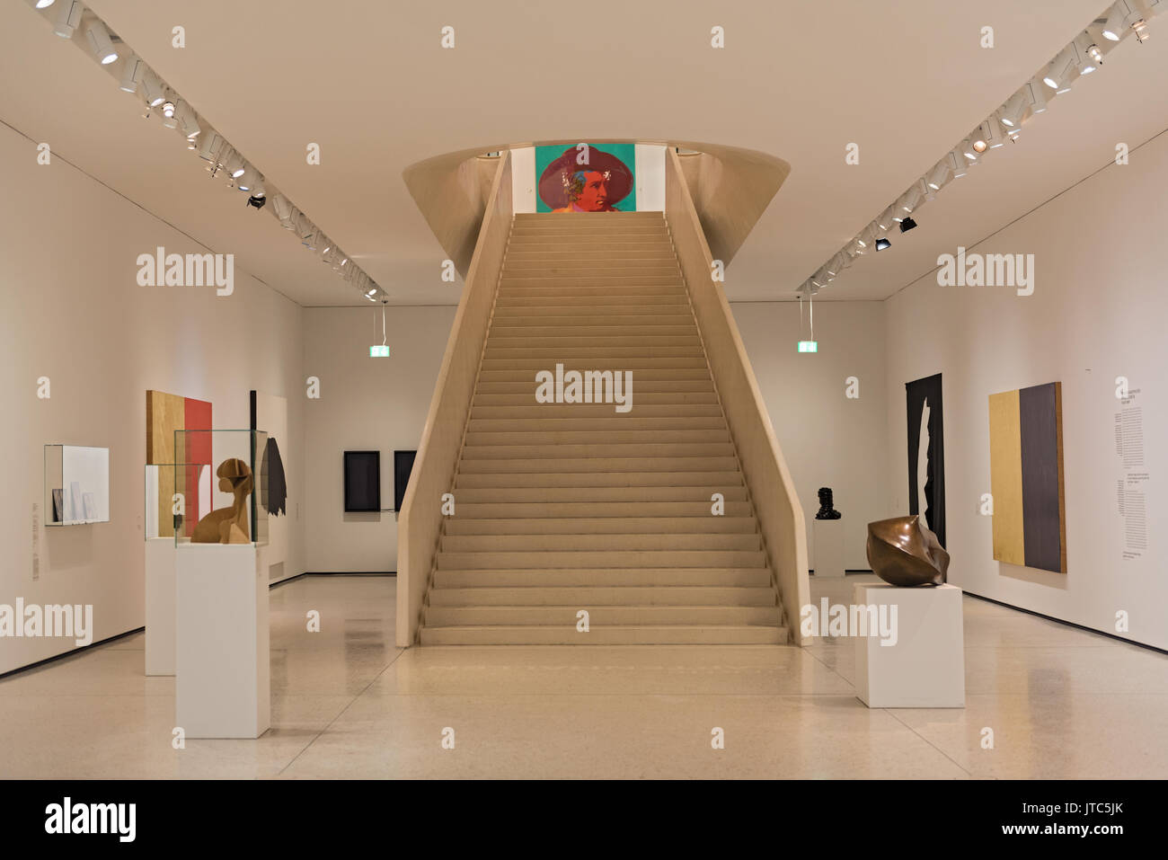 Interno del nuovo museo di arte contemporanea a Staedel Museum di Francoforte Germania Foto Stock