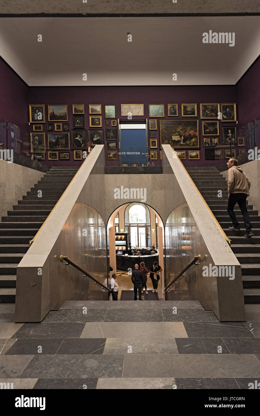 Scala con vecchi maestri nella Staedel Museum Frankfurt, Germania Foto Stock