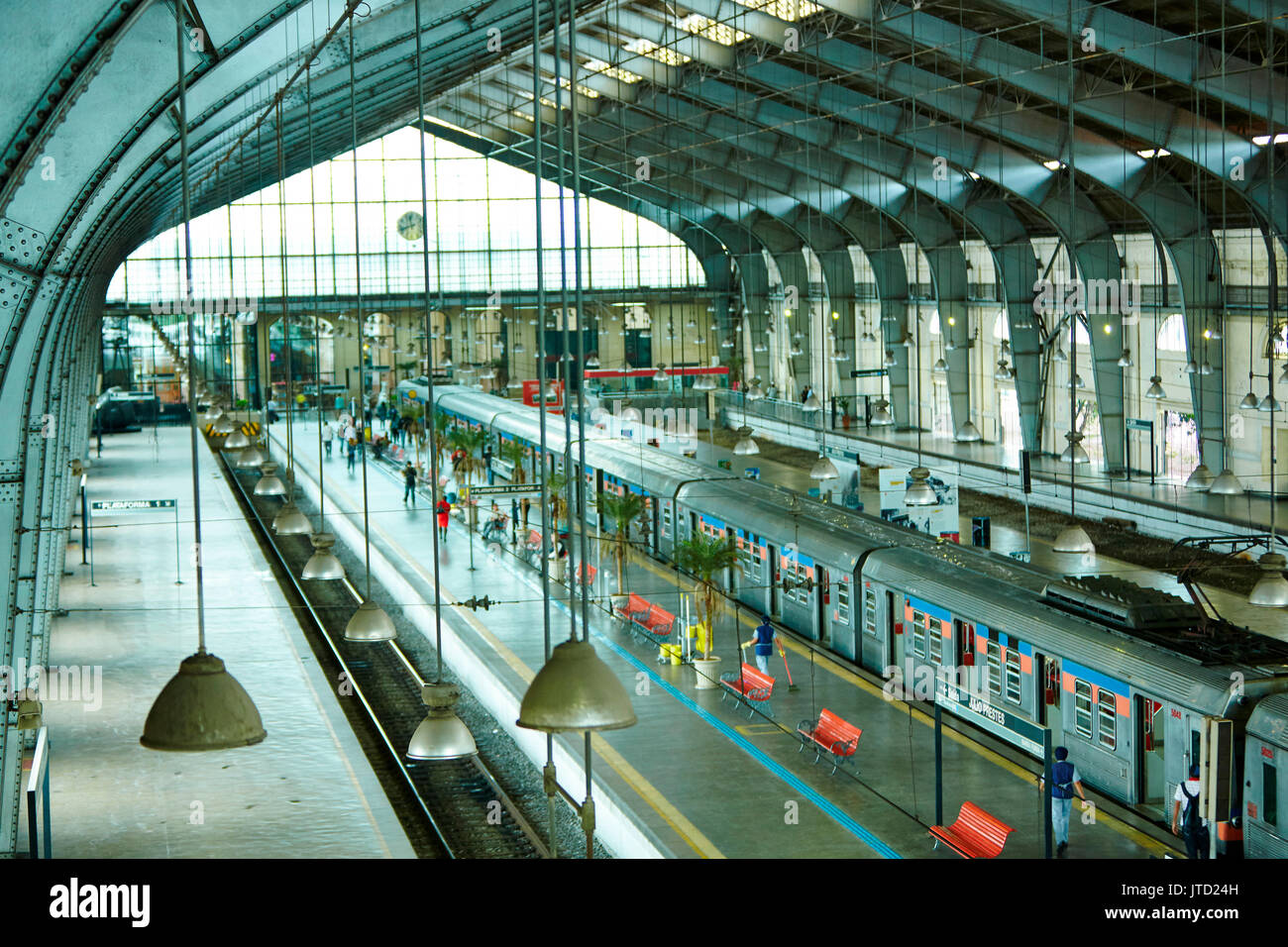Persone, Julio Prestes Stazione, Downtown, capitale, Sao Paulo, Brasile Foto Stock