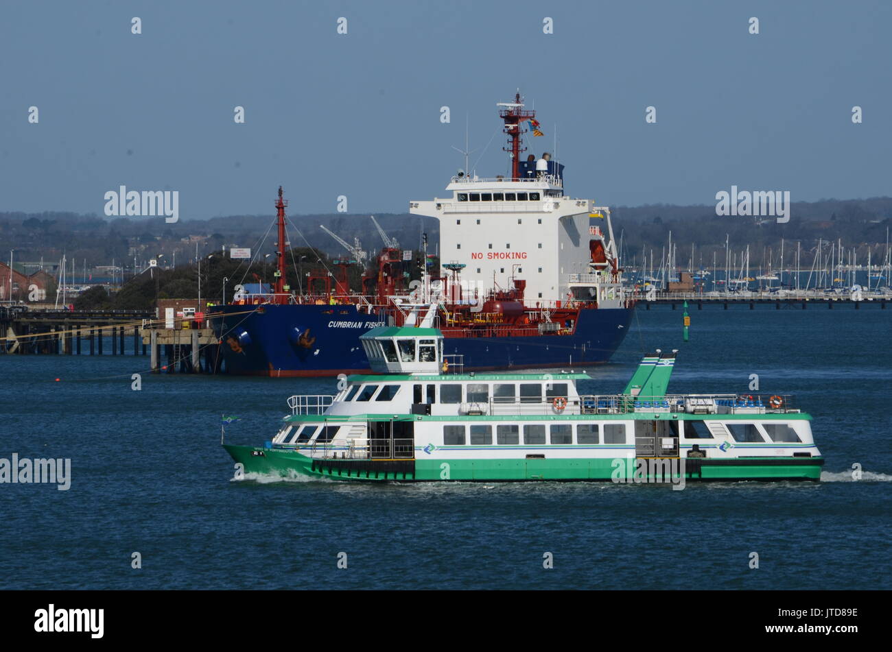 Portsmouth traffico fluviale, il solent Foto Stock