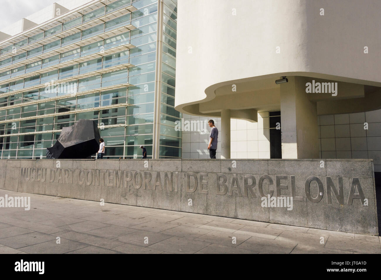 Ingresso del Museo di Arte Contemporanea di Barcellona Museu d'Art Contemporani de Barcellona a Plaça dels Àngels Foto Stock