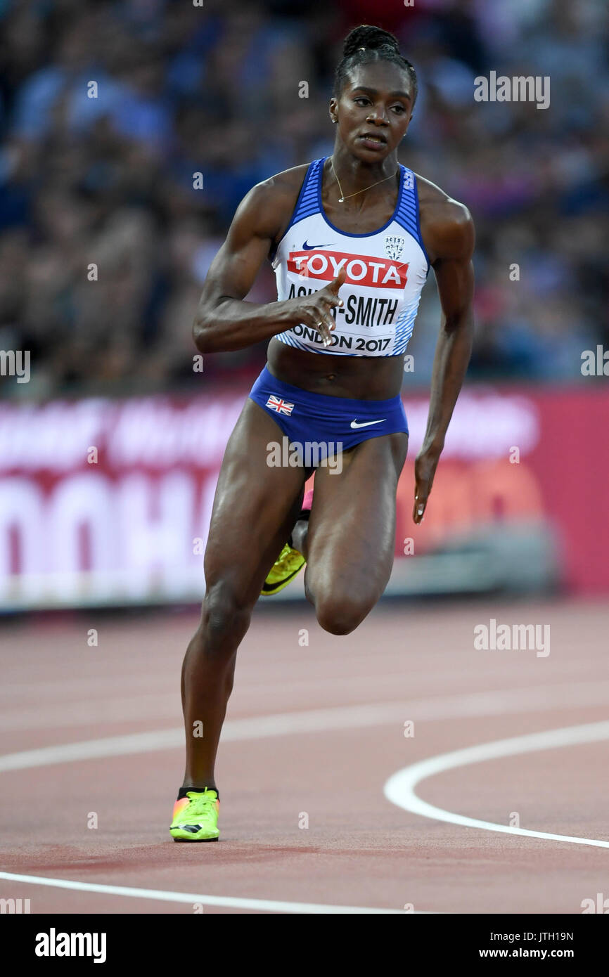 Londra, Regno Unito. 8 agosto 2017. Dina Asher-Smith (GB) nelle donne 200m riscalda al London Stadium, il giorno cinque della IAAF Campionati del Mondo London 2017. Credito: Stephen Chung / Alamy Live News Foto Stock