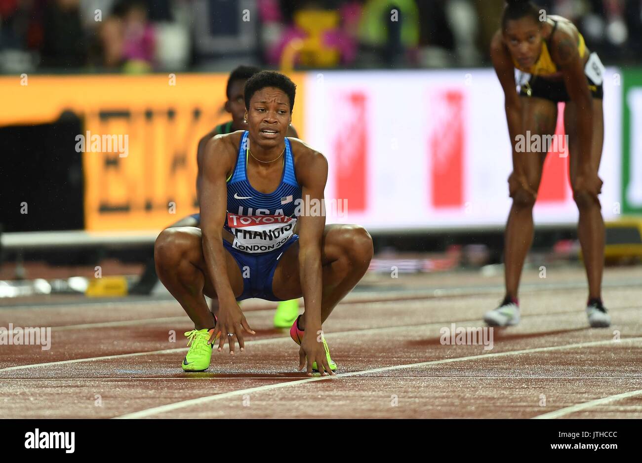 Londra, Regno Unito. Il 9 agosto, 2017. Phyllis Francesco (USA) sembra sorpreso dopo la vittoria con la sua bandiera nella womens 400m Finale. IAAF mondiale di atletica. London Olympic Stadium. Queen Elizabeth Olympic Park. Stratford. Londra. Regno Unito. 09/08/2017. Credito: Sport In immagini/Alamy Live News Foto Stock