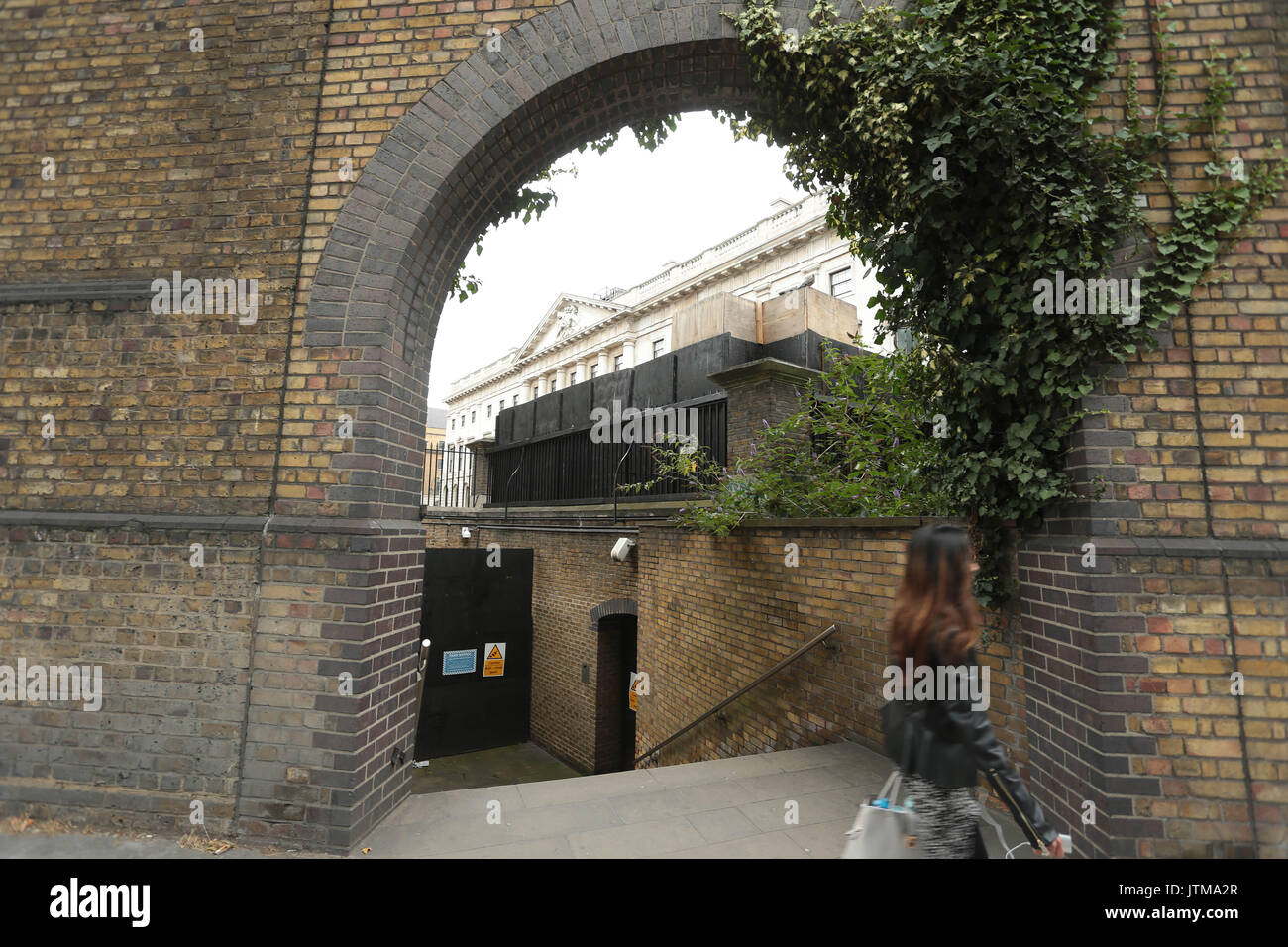 Royal Mint Court è il sito di un edificio del XIX secolo situato su una piccola collina della Torre di Londra, Inghilterra che è servita come casa della Royal Mint Foto Stock