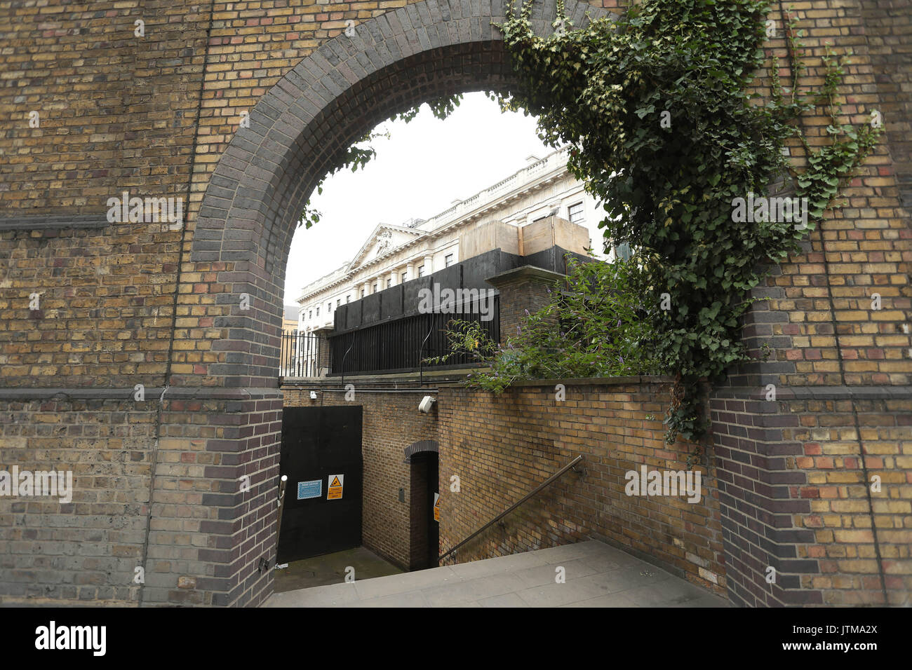 Royal Mint Court è il sito di un edificio del XIX secolo situato su una piccola collina della Torre di Londra, Inghilterra che è servita come casa della Royal Mint Foto Stock
