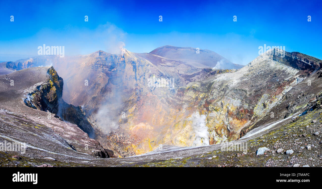 Il monte Etna, Sicilia - più alto vulcano attivo d'Europa 3329 m in Italia. Foto Stock