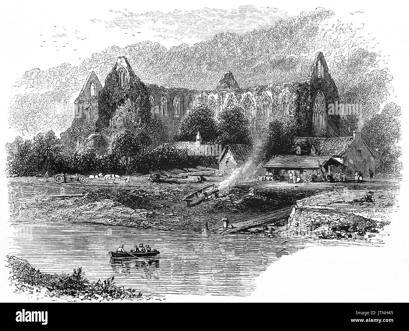 1870: Tintern Abbey, fondata il 9 maggio 1131, visto dal fiume Wye, che forma il confine tra Monmouthshire in Galles e Gloucestershire in Inghilterra. Fu solo la seconda fondazione cistercense in Gran Bretagna e la prima in Galles. Cade in rovina dopo la dissoluzione dei monasteri nel XVI secolo, i resti sono stati celebrati in poesia e spesso dipinto da visitatori dal XVIII secolo in poi. Monmouthshire, Wales, Regno Unito. Foto Stock