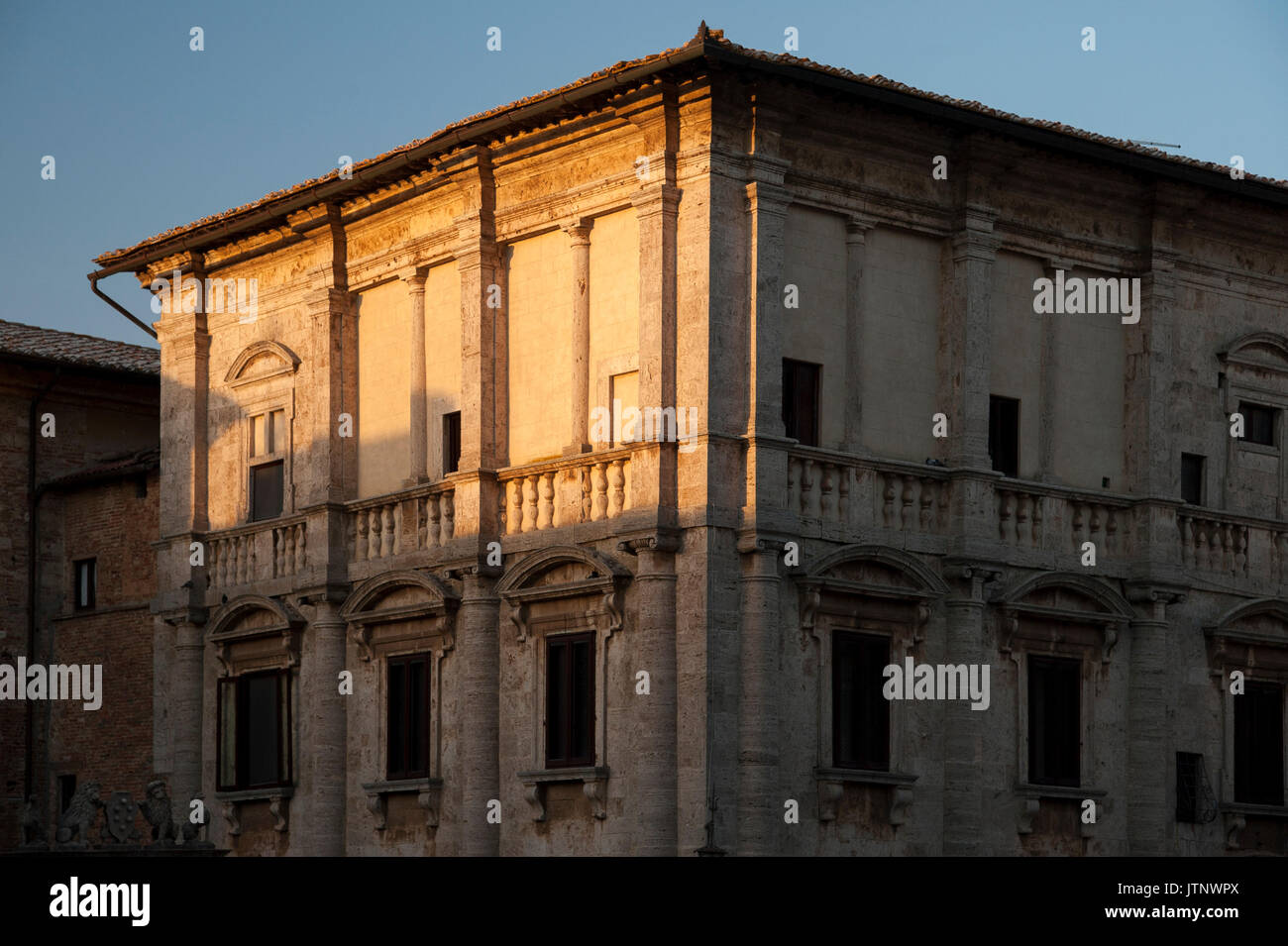 Rinascimentale Palazzo Contucci a Montepulciano in Val d'Orcia elencati nel patrimonio mondiale dall UNESCO, Toscana, Italia. 31 luglio 2016 © Wojciech Strozyk / Ala Foto Stock