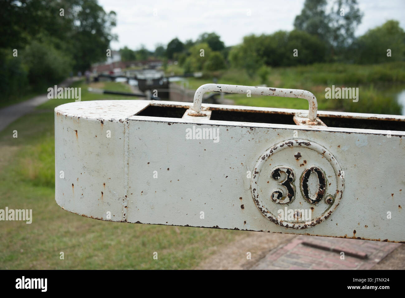 Fascio di equilibrio su una serratura porta, caen hill serrature, devizes, Wiltshire, Regno Unito Foto Stock