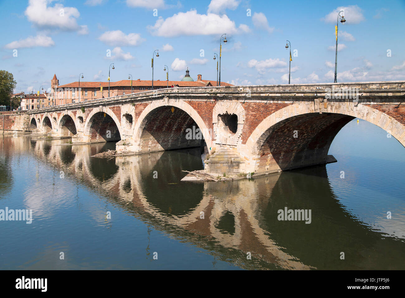 Pont Neuf oltre il fiume Garonne di Tolosa, Francia. Foto Stock