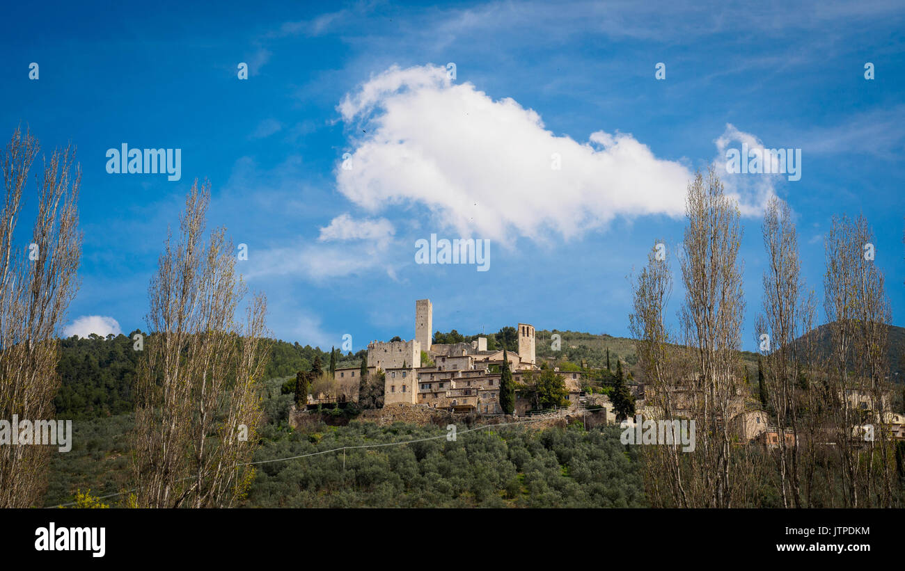 Il borgo medievale di Pissignano Alto in Umbria (Italia). Foto Stock