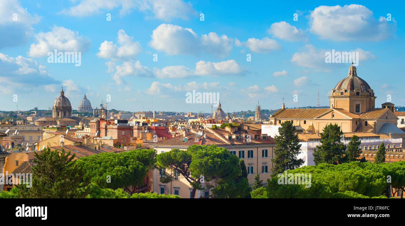 Vista panoramica di Roma Città Vecchia nel giorno. Italia Foto Stock