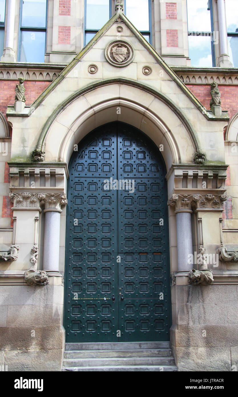 I magistrati ingresso Minshull Street Crown Court di Manchester Foto Stock