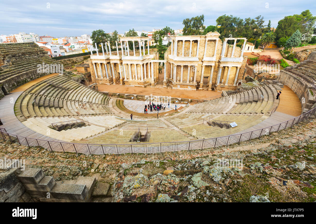 Antico Teatro romano di Merida, Spagna. Costruita dai Romani alla fine del  I secolo o agli inizi del II secolo Foto stock - Alamy