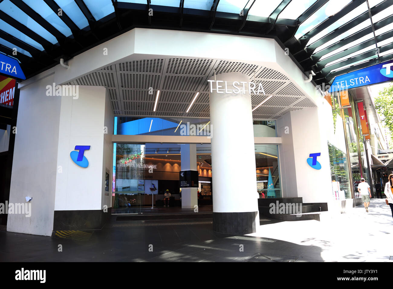 Telstra shop in Burke Street Melbourne Victoria Australia Foto Stock