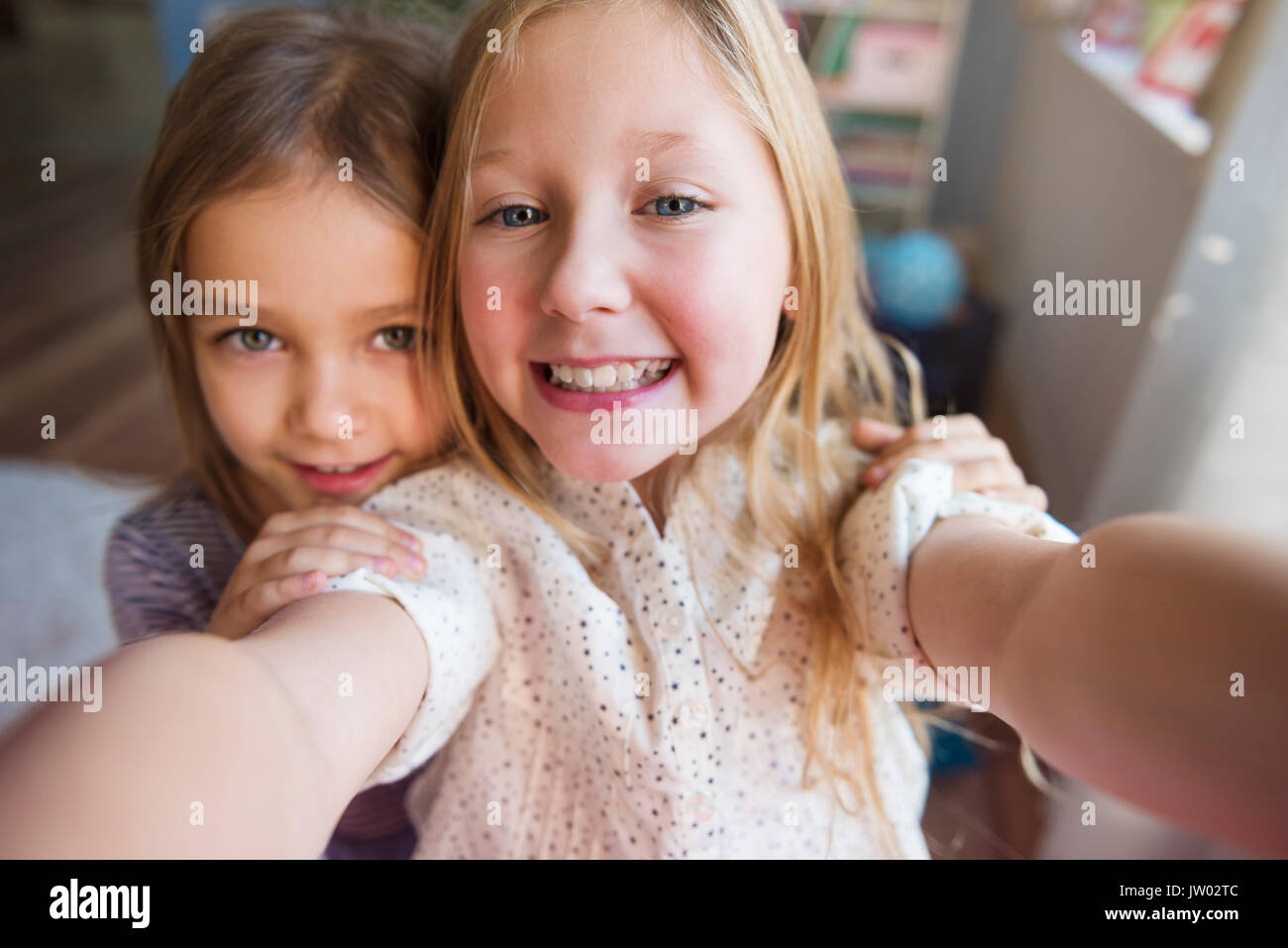 Selfie tempo con mia sorella Foto Stock