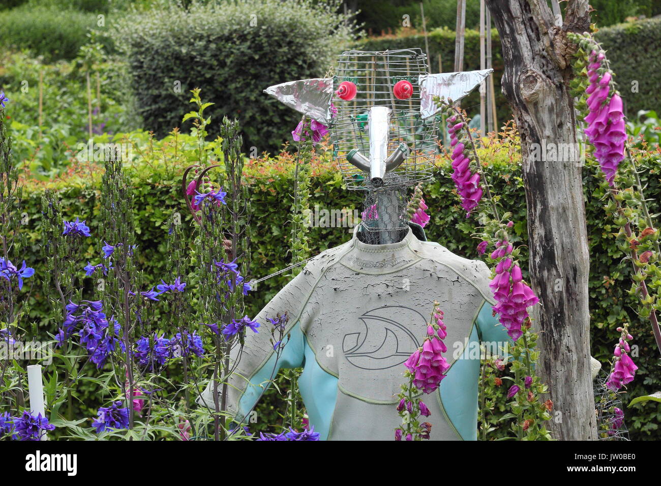 Uno spaventapasseri in un riparto suburbana giardino durante un open riparto evento in estate, vicino a Sheffield, England, Regno Unito Foto Stock