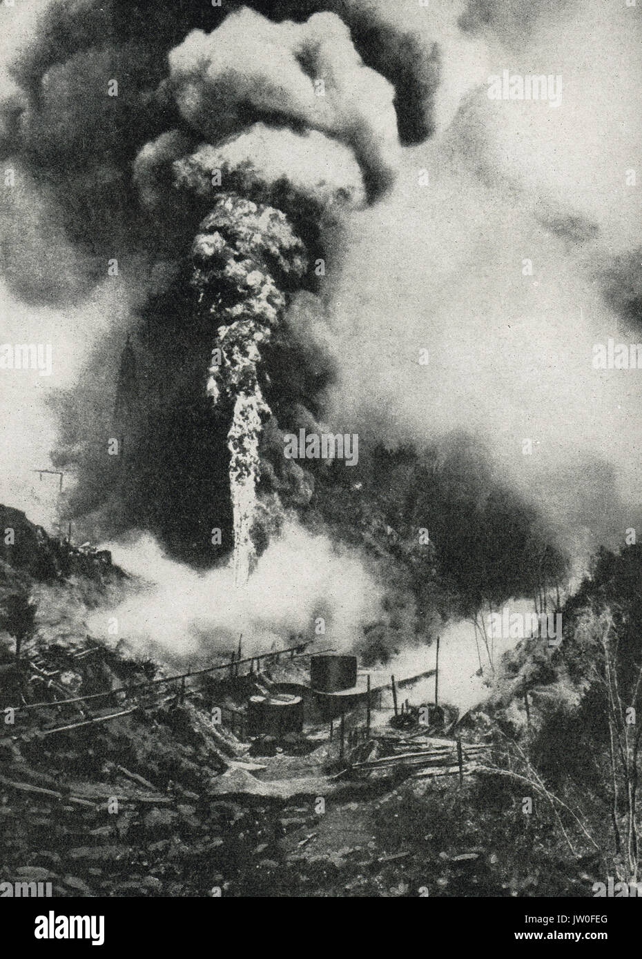 Pozzi di petrolio in Galizia impostato sul fuoco durante un ritiro russo, WW1 Foto Stock