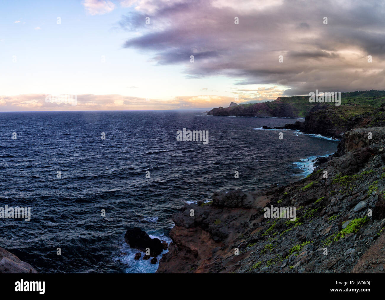 Serata presso la costa nord di Maui, Hawaii, Stati Uniti d'America. Foto Stock