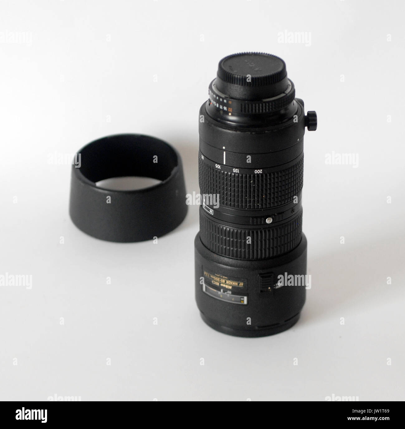Obiettivo Zoom Nikkor Nikon 80 200 mm realizzato in Giappone, condizione vintage degli anni ottanta Foto Stock