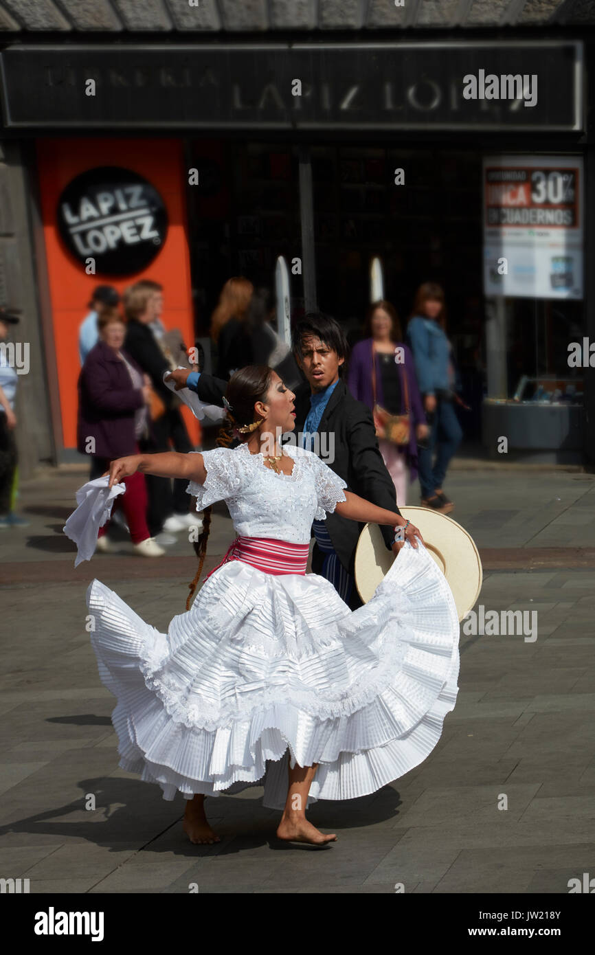 Ballerini, Plaza de Armas, Santiago del Cile, Sud America Foto Stock