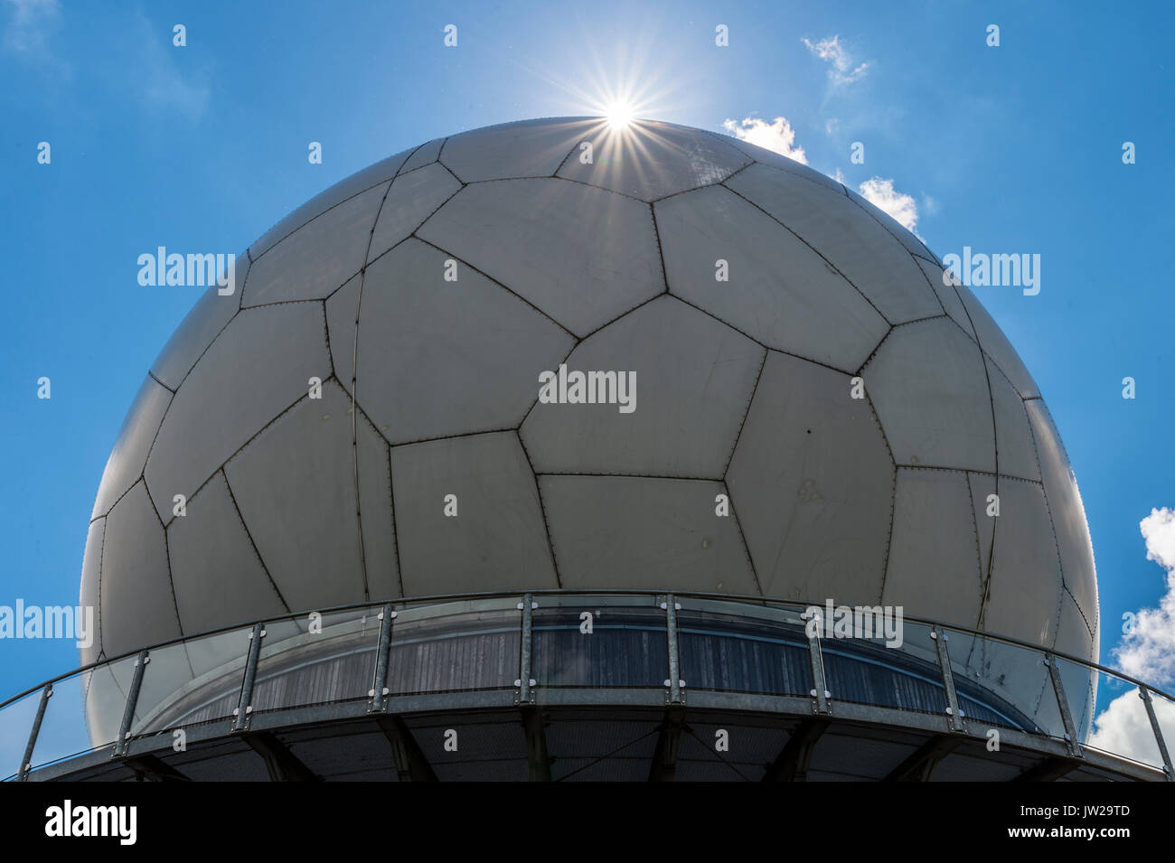 Cupola radar, ex stazione di monitoraggio degli USA sulla Wasserkuppe, Röhn, Gersfeld, Hesse, Germania Foto Stock