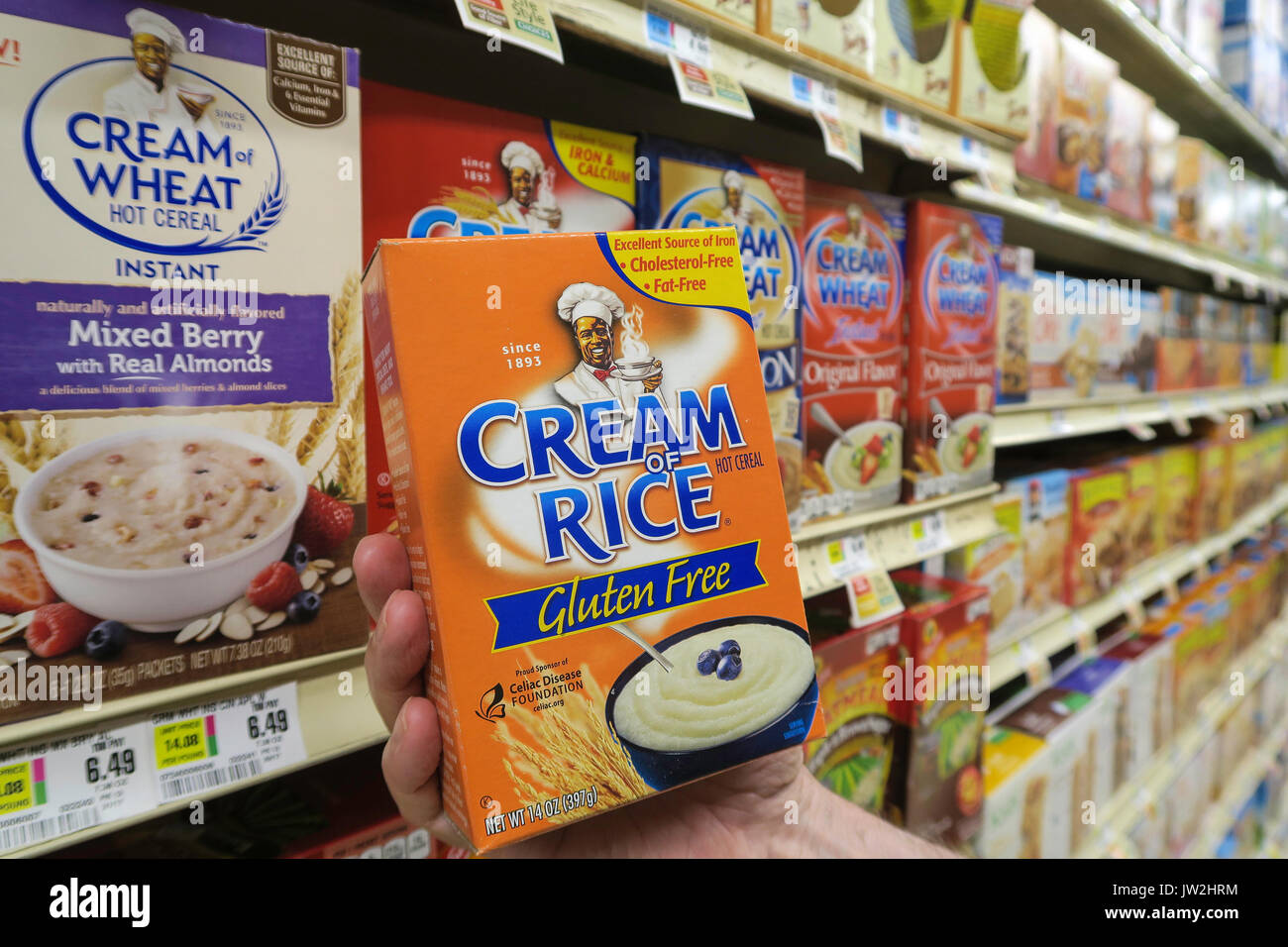 Cereali in corridoio Gristedes Fruttivendolo, NYC, STATI UNITI D'AMERICA Foto Stock