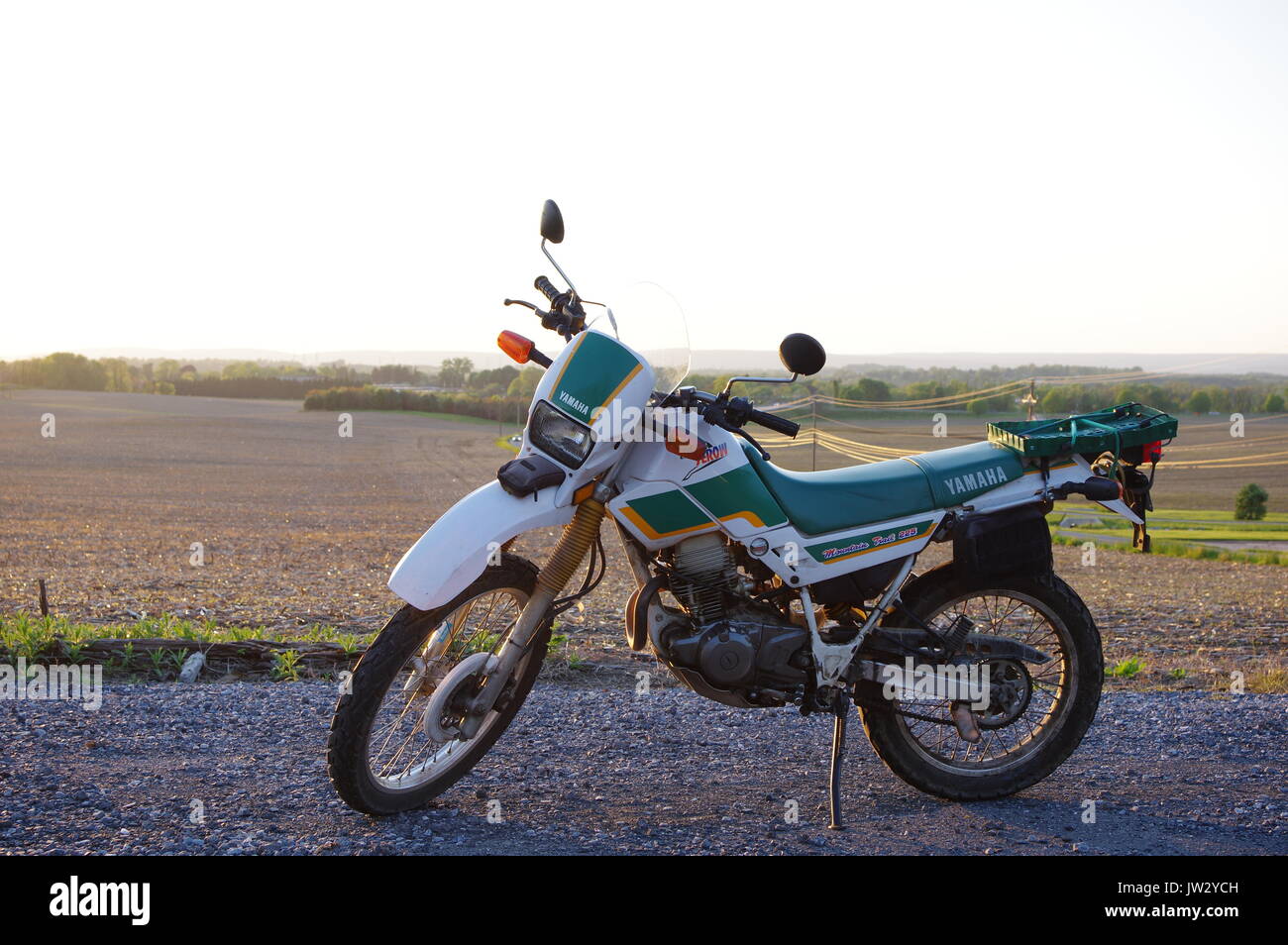 Moto al tramonto. Foto Stock