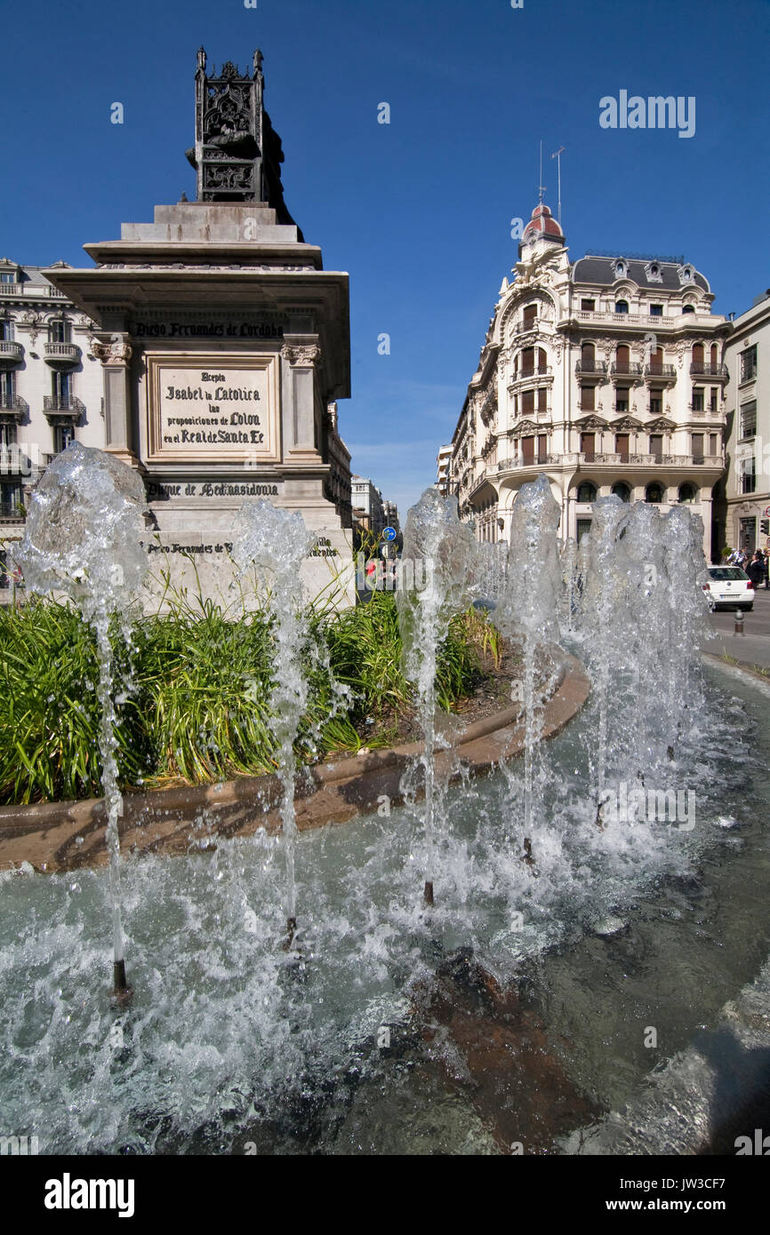 Statua dedicata a monarchi cattolici, realizzato da Mariano Benlliure e Gil, in Granada Foto Stock