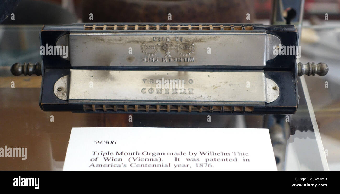 Triple armonica a bocca, Wilhelm Thie, Vienna, brevettata 1876 Bennington Museum Bennington, VT DSC08620 Foto Stock