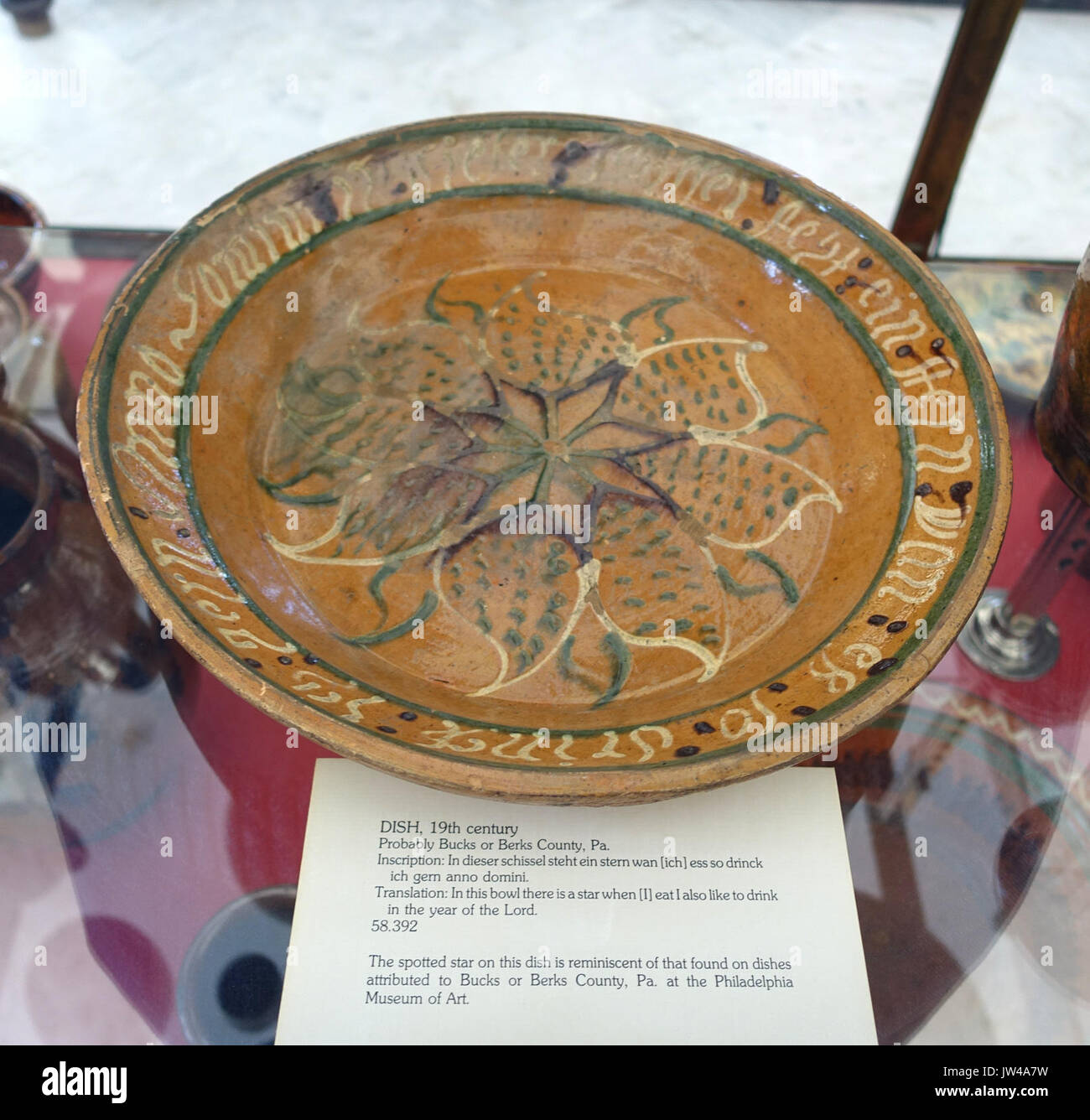 Il piatto con il tedesco iscrizione, probabilmente Bucks o Berks County, Pennsylvania, 1800s Bennington Museum Bennington, VT DSC08678 Foto Stock