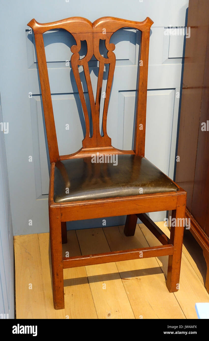Sedia laterale, Bennington VT, 1780 1790, ciliegia e pino bianco, con moderni il sedile in pelle Bennington Museum Bennington, VT DSC08924 Foto Stock