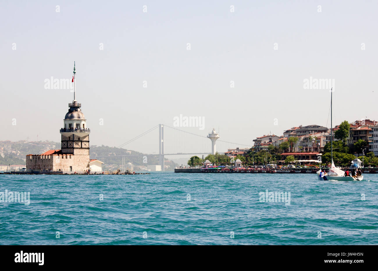 Storica Torre inaugurale del Bosforo durante l'estate. İstanbul Turchia Foto Stock