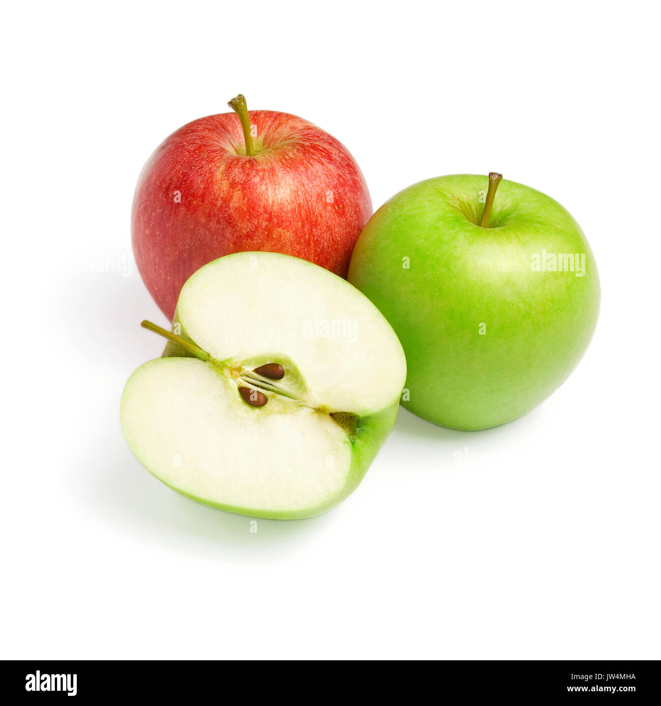 Succosa di colore verde e rosso di mele con fetta isolati su sfondo bianco in Studio Foto Stock