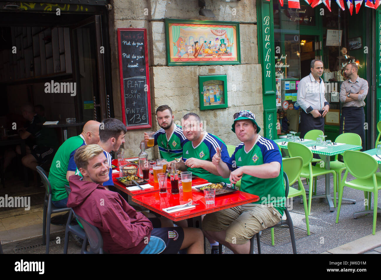 Lione, Francia - 16 Giugno 2016: Irlanda del Nord appassionati al Campionato Europeo di calcio Foto Stock