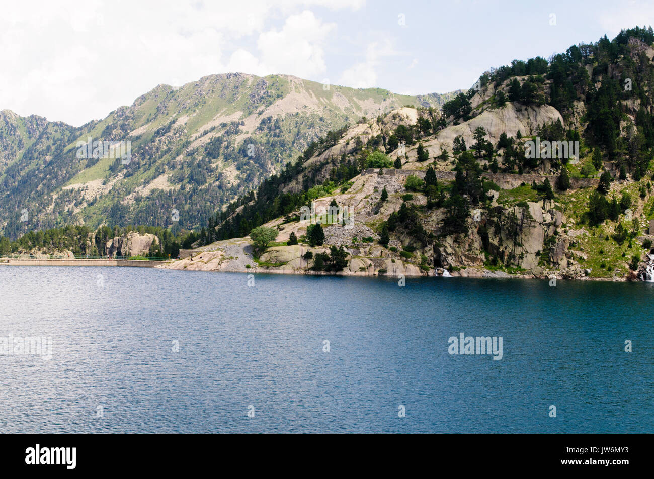 Colomers Laghi dei Pirenei catalani, Spagna. Parte del Parc Nacional d'Aigüestortes i Estany de Sant Maurici Foto Stock