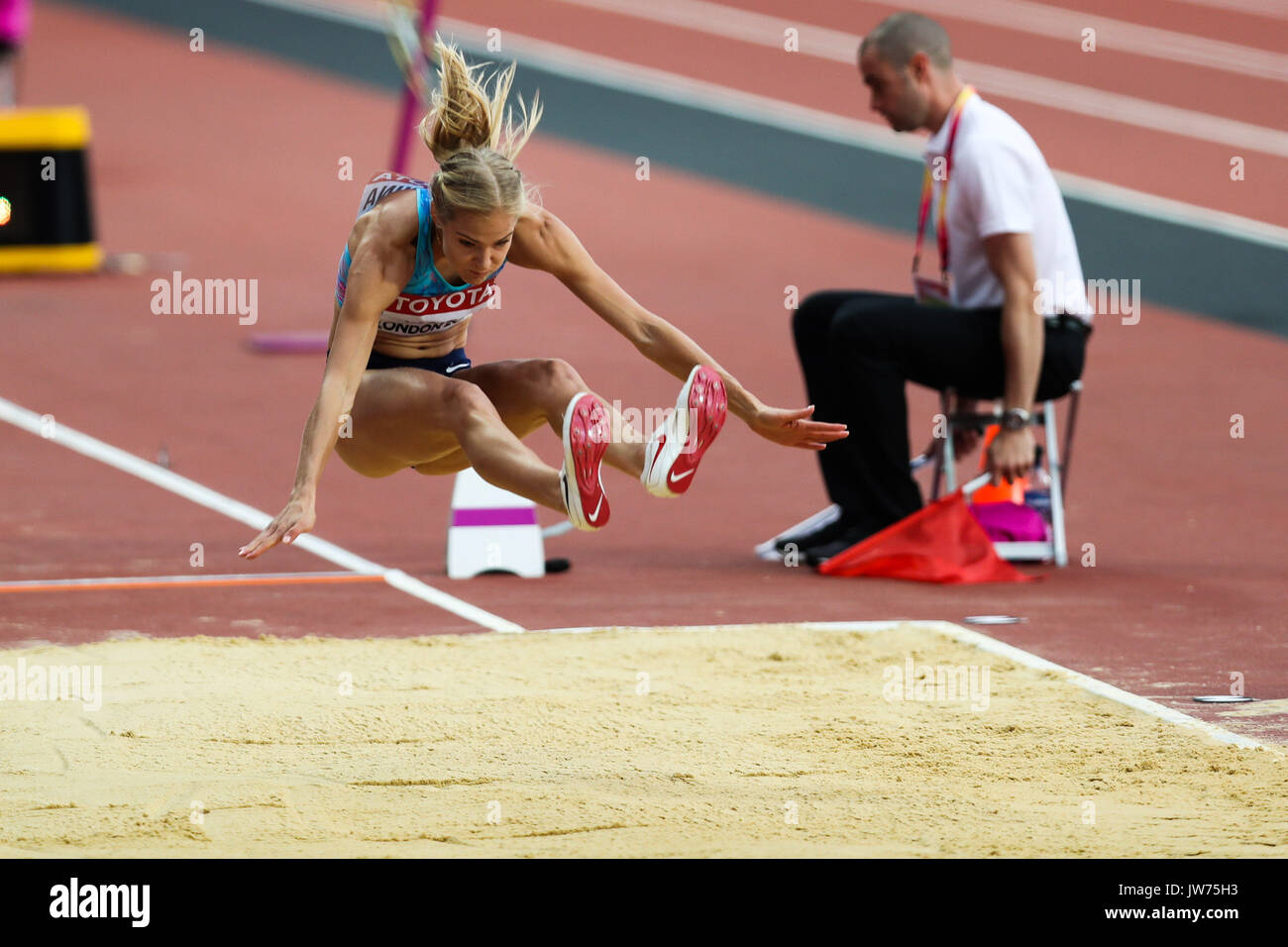 Londra, Regno Unito. 11 Ago, 2017. Londra, Agosto 11 2017 . Darya Klishina, autorizzato atleta neutro, in donne salto in lungo Finale sul giorno 8 della IAAF London 2017 Campionati del mondo presso il London Stadium. Credito: Paolo Davey/Alamy Live News Foto Stock