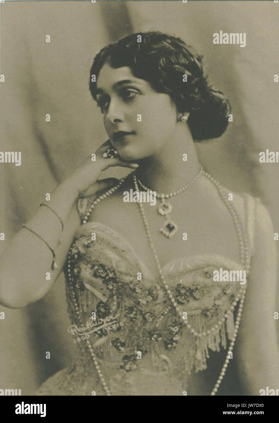 Lina Cavalieri è stata un soprano, attrice e regina di bellezza italiana. Era nota per i suoi ruoli nell'opera e la sua influenza nella scena dell'intrattenimento all'inizio del XX secolo. Foto Stock