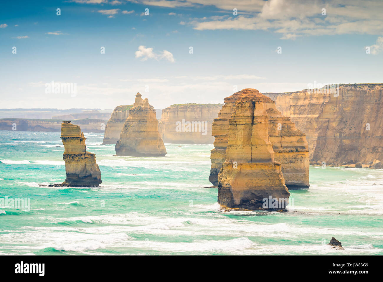 Dodici Apostoli scenic vista costiera di Castle Rock in oceano pacifico in Victoria, Australia Foto Stock