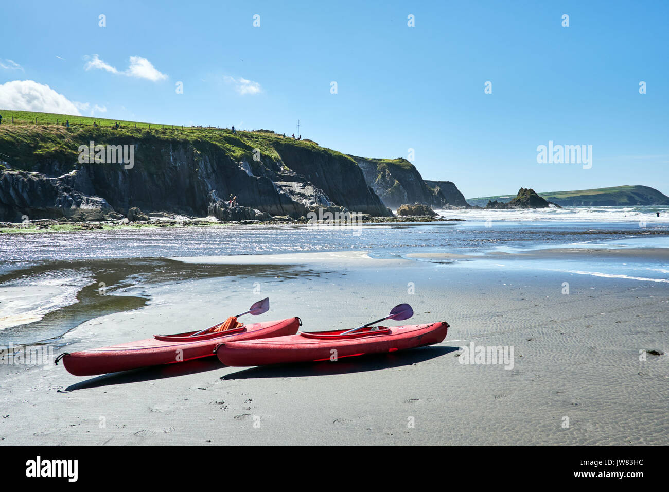 Canoe sul Newport Sands, Newport Bay. PEMBROKESHIRE. DYFED. Il Galles. Regno Unito Foto Stock