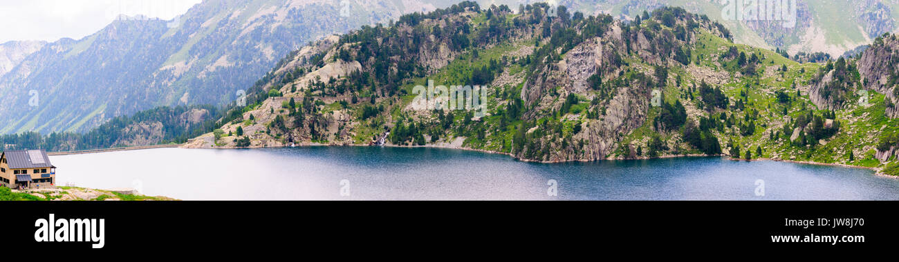 Colomers Laghi dei Pirenei catalani, Spagna. Parte del Parc Nacional d'Aigüestortes i Estany de Sant Maurici Foto Stock