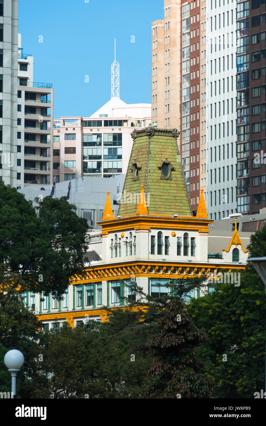 Ex 'Marca Foy Emporio dell' edificio visto da Hyde park, Sydney, Australia. Foto Stock