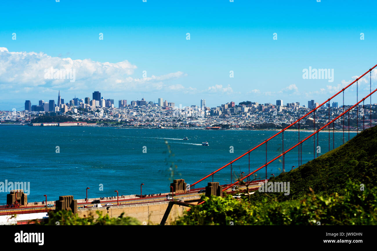 Golden Gate Bridge di San Francisco con bay e vista sulla città Foto Stock
