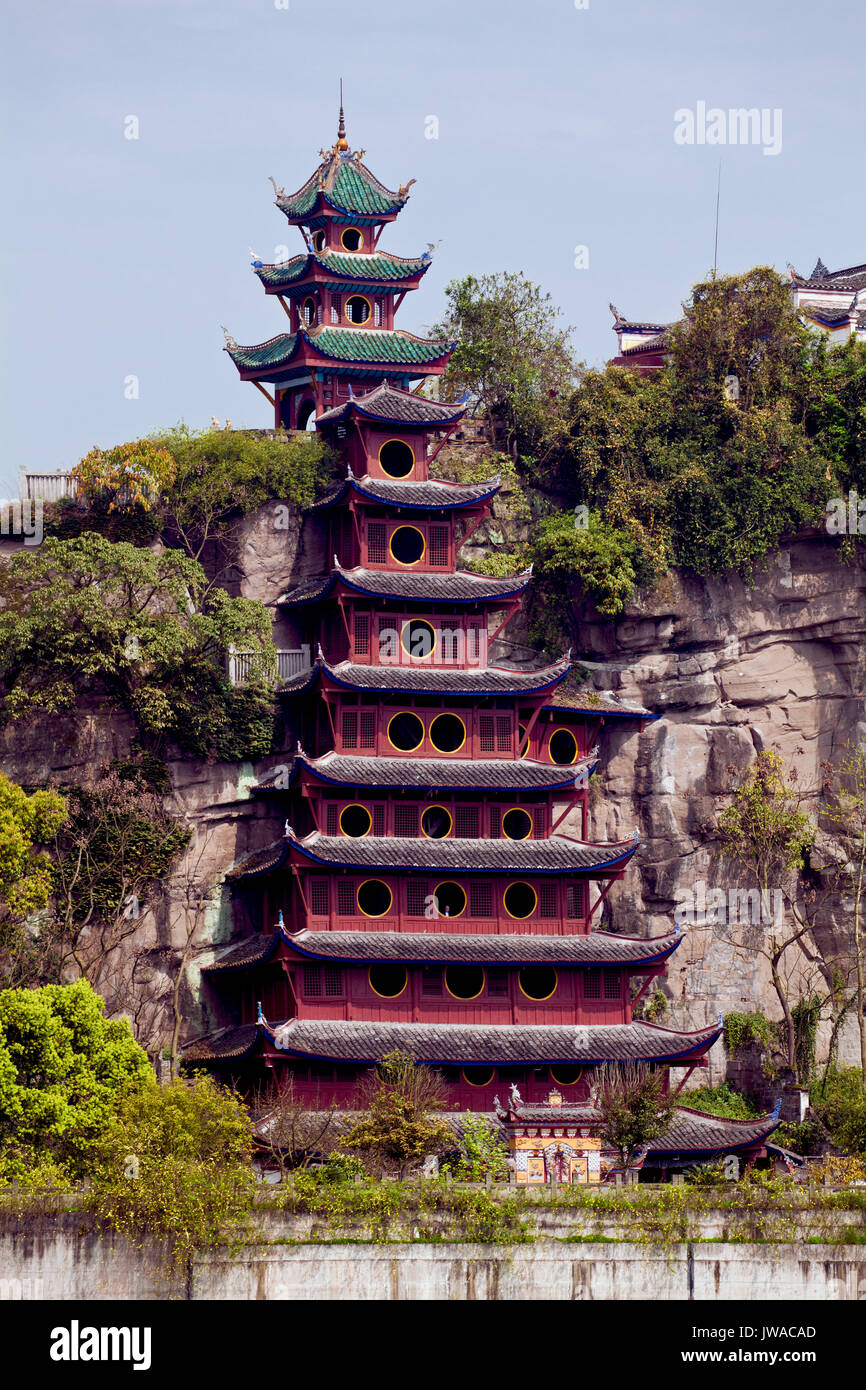 Wikipedia: Shibaozhai ("pietra preziosa fortezza') è una collina lungo la riva del fiume Yangtze (Chang Jiang) in Zhong County, Chongqing, la Cina. Su Foto Stock