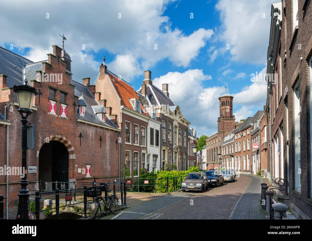 Kromme Nieuwegracht, una pittoresca stradina nel centro storico di Utrecht, Paesi Bassi Foto Stock