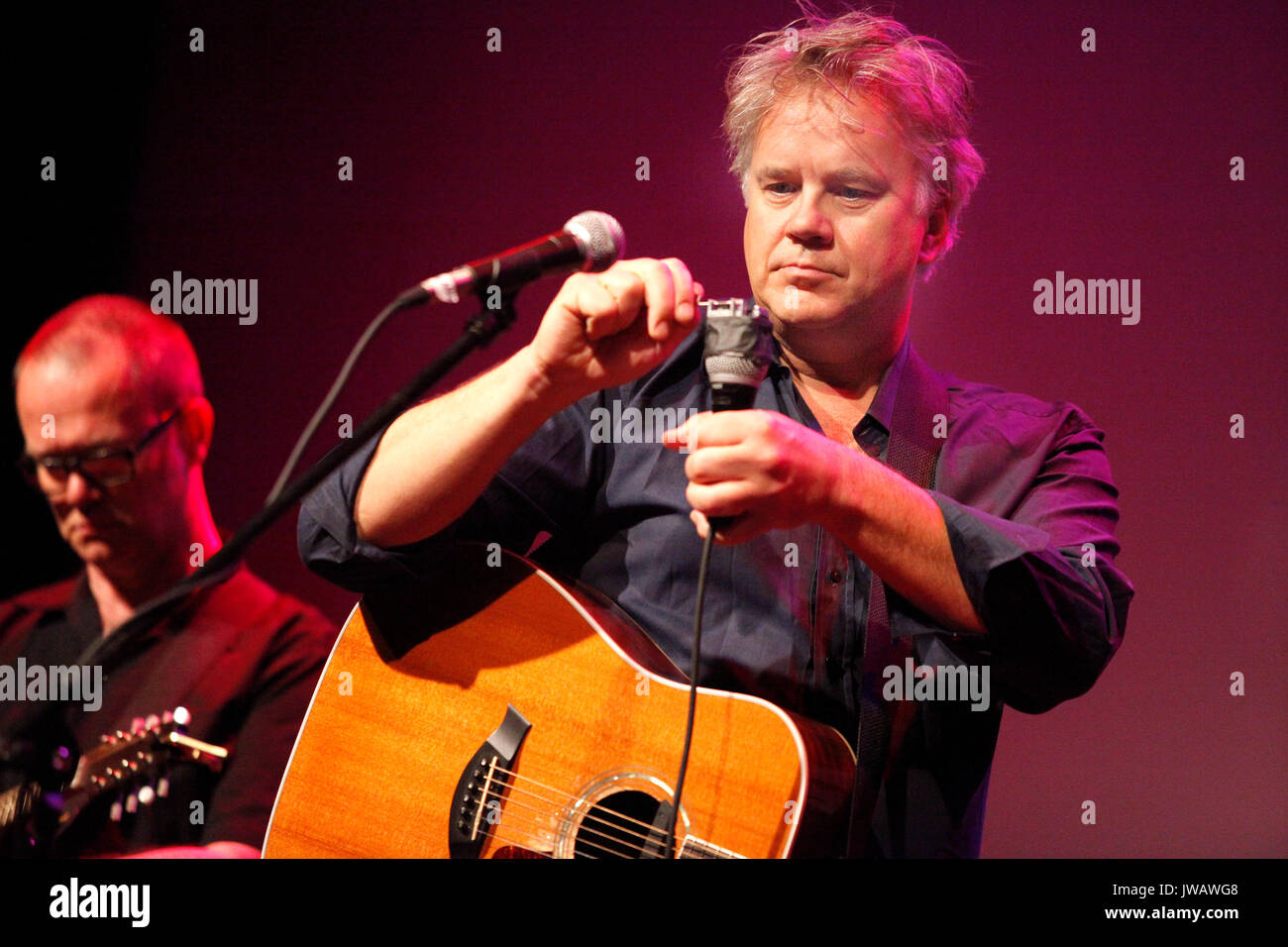 Tim Robbins eseguendo con la sua band, Tim Robbins e rogues galleria Band presso il Teatro Sellersville in Sellersville, Pa sulla luglio 28, 2011 © Star sparatutto / MediaPunchInc Foto Stock