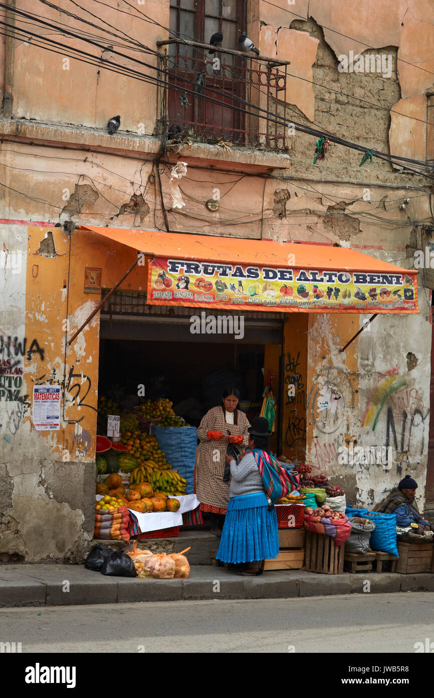 Vendita Cholita produrre, La Paz, Bolivia, Sud America Foto Stock